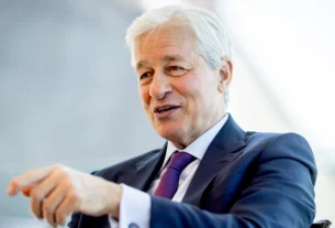Standard Chartered CEO